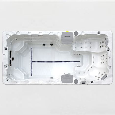 Grande piscina di plastica